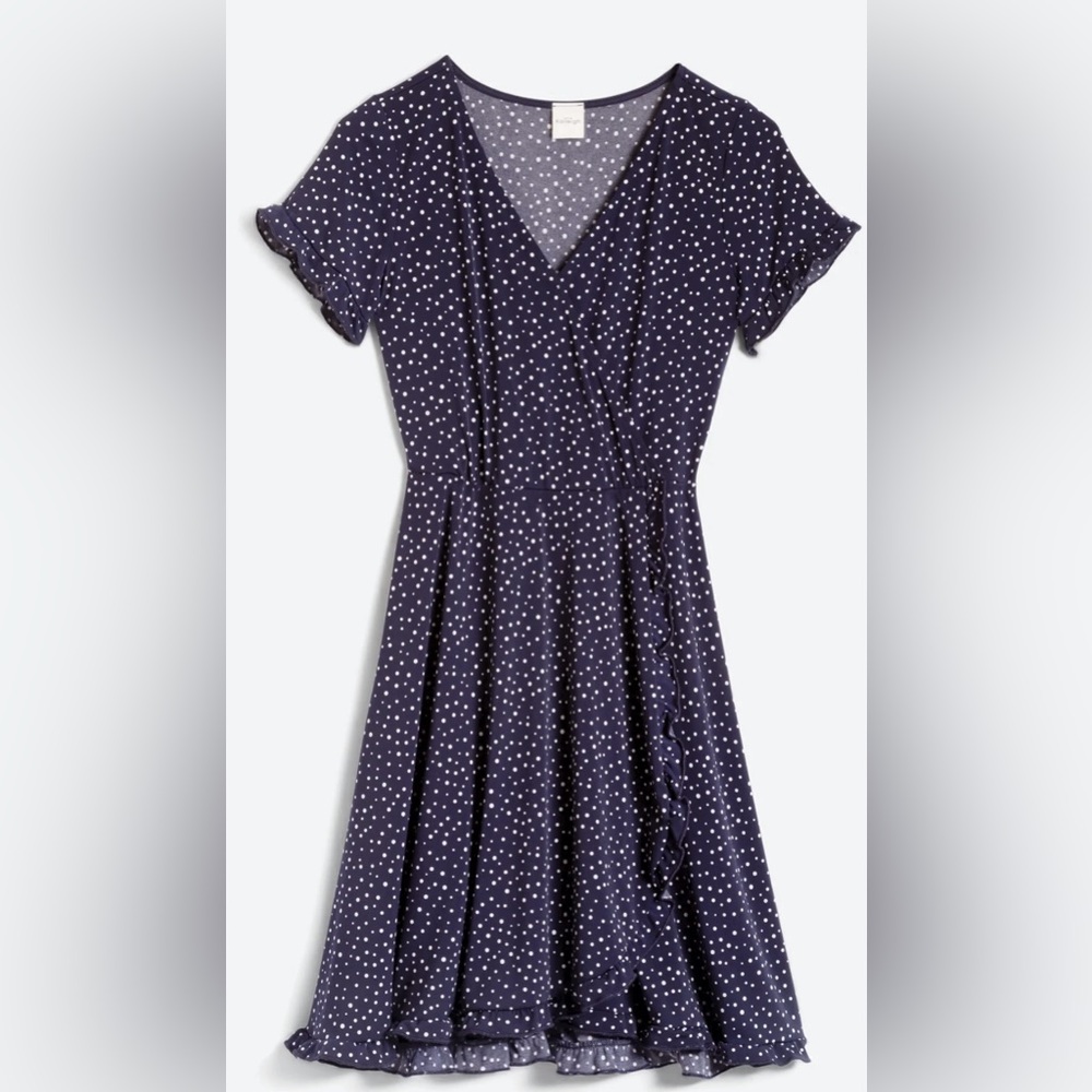 New Kaleigh Size SP. wrap dress in Navy/Wht. Polka Dots